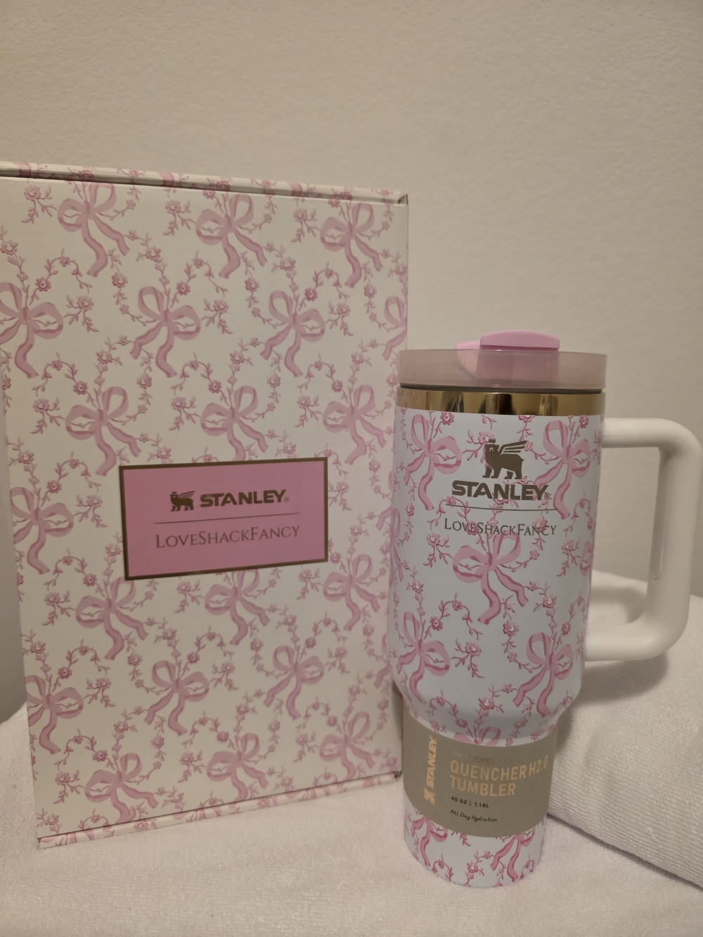 Stanley White & Pink Ribbon Print Loveshackfancy Quencher Tumbler 40 Oz